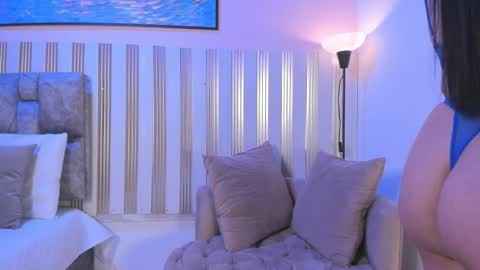 Snapshot of nina_glow_ chatting on February 12, 2026, 11:27 am nina_glow_ online show from February 12, 2026, 11:27 am