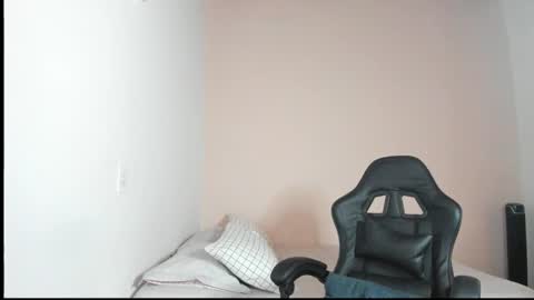  Nina  online show from February 4, 2026, 8:03 pm