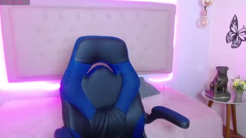 nina_rock online show from May 17, 2026, 12:41 am