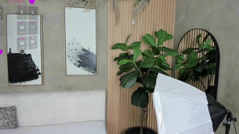 Snapshot of nina_soul chatting on December 15, 2024, 12:06 pm NINA online show from December 15, 2024, 12:06 pm