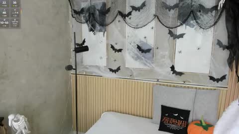 Snapshot of nina_soul chatting on November 1, 2025, 1:24 pm NINA online show from November 1, 2025, 1:24 pm