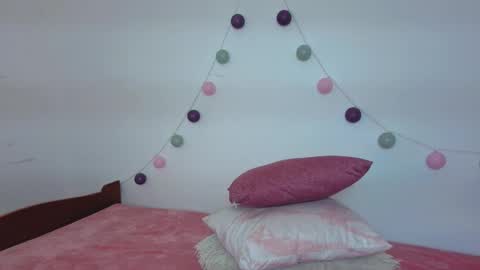 Nina online show from January 15, 2026, 4:55 pm