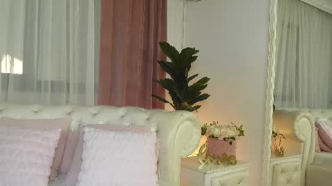 Snapshot of ninacrystal chatting on July 20, 2026, 10:39 am NinaCrystal online show from July 20, 2026, 10:39 am