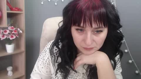 ninaflawlees online show from February 19, 2026, 7:26 am