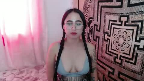 Snapshot of ninakravtz chatting on December 16, 2024, 5:11 pm N I N A online show from December 16, 2024, 5:11 pm