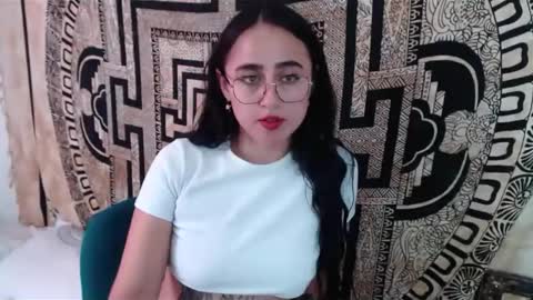 Snapshot of ninakravtz chatting on December 20, 2024, 8:01 pm N I N A online show from December 20, 2024, 8:01 pm