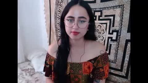 Snapshot of ninakravtz chatting on December 28, 2024, 9:40 pm N I N A online show from December 28, 2024, 9:40 pm