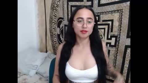 Snapshot of ninakravtz chatting on January 20, 2025, 11:10 pm N I N A online show from January 20, 2025, 11:10 pm