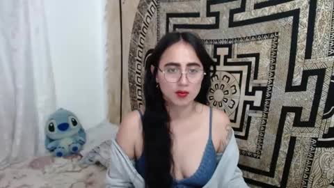 Snapshot of ninakravtz chatting on February 6, 2025, 4:14 pm N I N A online show from February 6, 2025, 4:14 pm