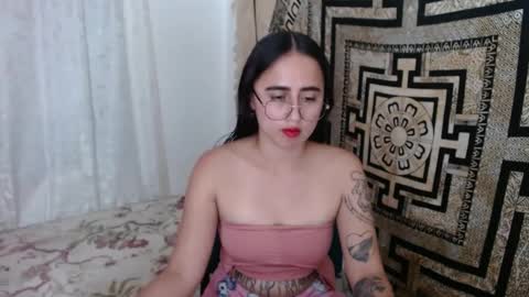 Snapshot of ninakravtz chatting on February 28, 2025, 7:03 pm N I N A online show from February 28, 2025, 7:03 pm