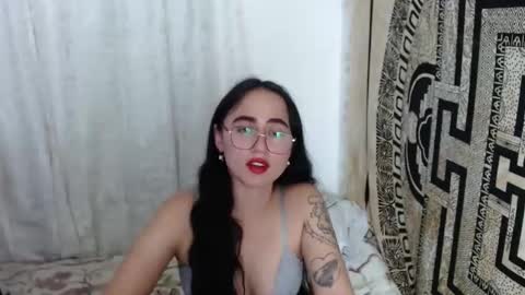 Snapshot of ninakravtz chatting on March 1, 2025, 10:53 pm N I N A online show from March 1, 2025, 10:53 pm