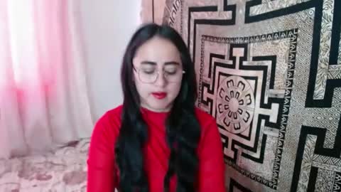 Snapshot of ninakravtz chatting on October 3, 2025, 2:47 pm N I N A online show from October 3, 2025, 2:47 pm