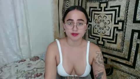 Snapshot of ninakravtz chatting on November 3, 2025, 10:42 pm N I N A online show from November 3, 2025, 10:42 pm