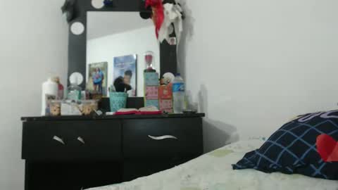 Ninapalmer online show from April 26, 2026, 8:06 pm