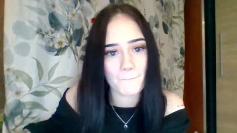 Nina online show from December 15, 2025, 10:36 pm