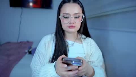 Snapshot of ninavolkov chatting on July 1, 2026, 9:25 pm ninavolkov online show from July 1, 2026, 9:25 pm