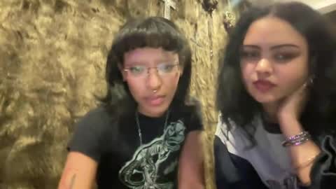 roxxxi online show from July 14, 2026, 4:17 am