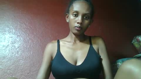 Snapshot of ninie246746 chatting on February 24, 2025, 8:25 pm ninie246746 online show from February 24, 2025, 8:25 pm