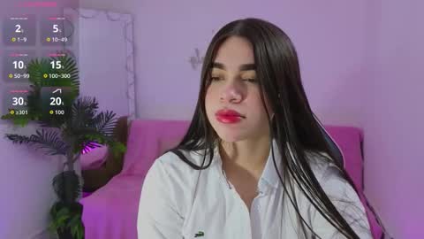 Snapshot of ninna_tay chatting on November 25, 2025, 6:52 pm Ninnaaaa online show from November 25, 2025, 6:52 pm