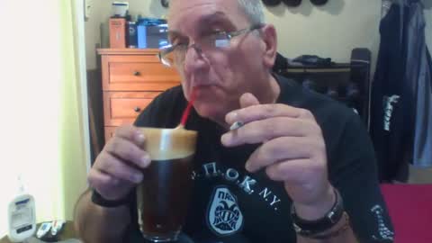 Snapshot of nionios67 chatting on October 13, 2025, 1:44 pm Dennis online show from October 13, 2025, 1:44 pm