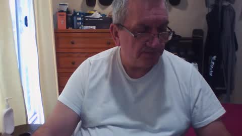 Snapshot of nionios67 chatting on October 26, 2025, 1:39 pm Dennis online show from October 26, 2025, 1:39 pm