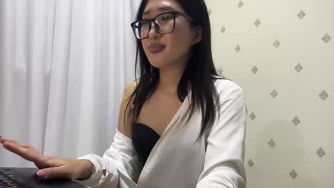 Snapshot of niravoid chatting on September 25, 2025, 7:28 pm niravoid online show from September 25, 2025, 7:28 pm