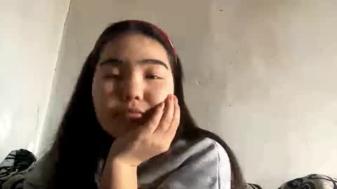 Molly online show from December 14, 2025, 8:09 am