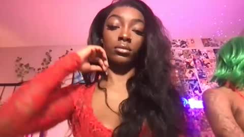 Snapshot of niviawolfe chatting on December 14, 2024, 5:36 pm NIVIA WOLFE online show from December 14, 2024, 5:36 pm