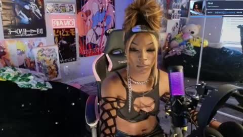 Snapshot of niviawolfe chatting on March 12, 2025, 10:39 pm NIVIA WOLFE online show from March 12, 2025, 10:39 pm