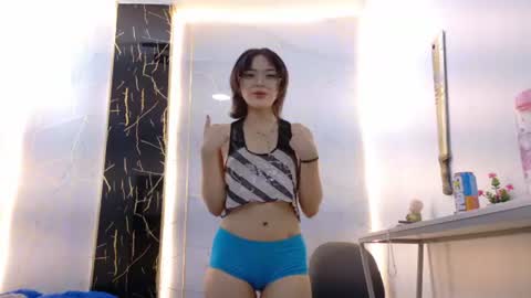 Snapshot of nix_siren chatting on July 16, 2026, 12:00 pm online show from July 16, 2026, 12:00 pm