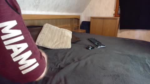 nixan85 online show from November 23, 2025, 8:58 am