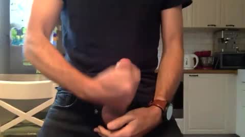 nixomuc online show from November 8, 2025, 10:37 am