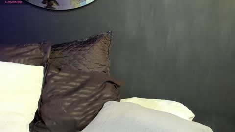 Snapshot of noah25_ chatting on November 10, 2025, 3:16 am Noah online show from November 10, 2025, 3:16 am