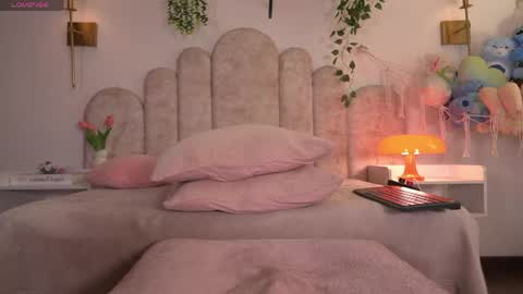 noah__23 online show from April 15, 2026, 12:17 am