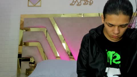 Zoe  online show from March 31, 2026, 1:33 pm