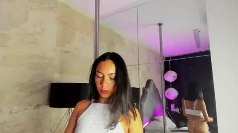 Zoe  online show from April 9, 2026, 6:19 am