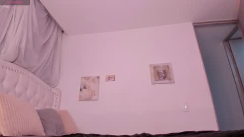 Sara  online show from September 29, 2025, 3:44 am