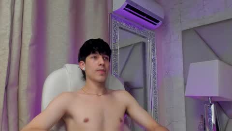 Noah Brigth online show from April 17, 2026, 2:47 am