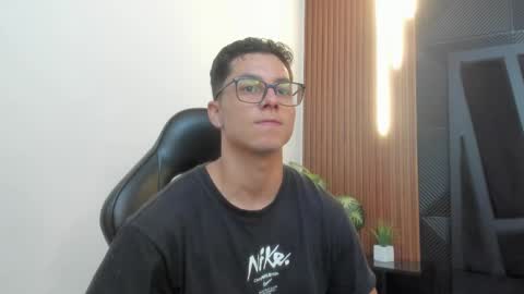 Snapshot of noah_clarkk chatting on December 22, 2025, 12:02 pm Noah online show from December 22, 2025, 12:02 pm