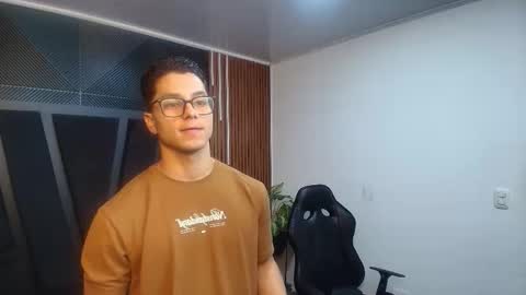 Snapshot of noah_clarkk chatting on January 7, 2026, 11:12 am Noah online show from January 7, 2026, 11:12 am