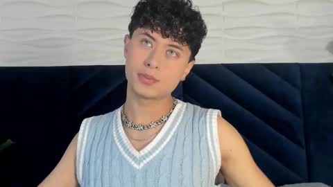 noah_dupont_ online show from November 29, 2025, 11:57 am