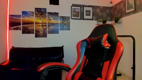 noah_flynn1 online show from December 4, 2025, 12:03 pm