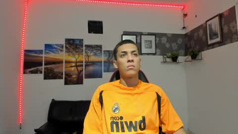 noah_flynn1 online show from April 9, 2026, 8:53 am