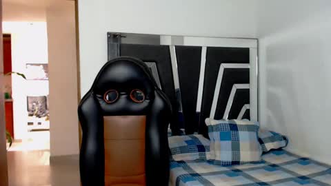 Noah Harris01 online show from November 15, 2025, 3:30 pm