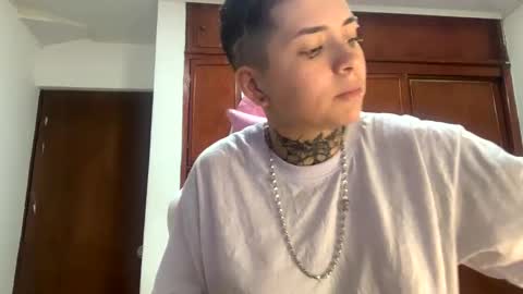 noah hehim    online show from January 24, 2025, 11:34 pm