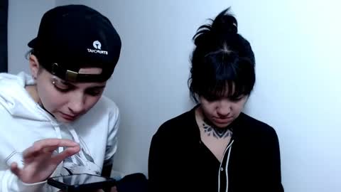 noah hehim    online show from February 25, 2025, 2:03 am