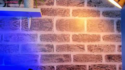    online show from October 6, 2025, 12:35 pm