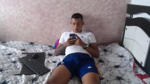 Snapshot of noah_roberts_ chatting on January 24, 2025, 4:06 pm Noah online show from January 24, 2025, 4:06 pm