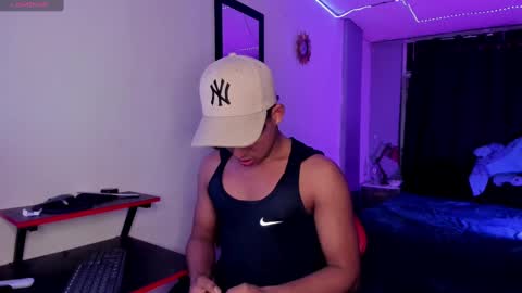 noah_smith04 online show from September 14, 2025, 11:04 pm