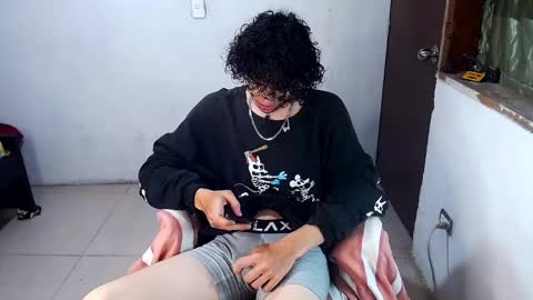 Snapshot of noah_sokolov_ chatting on May 25, 2026, 8:26 pm Kervs online show from May 25, 2026, 8:26 pm
